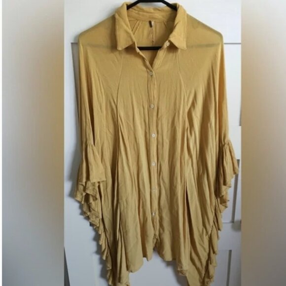 COPY - Beautiful Flowy With Flutter Sleeve (P to P 33) Fits Most as a cover up - Picture 1 of 5